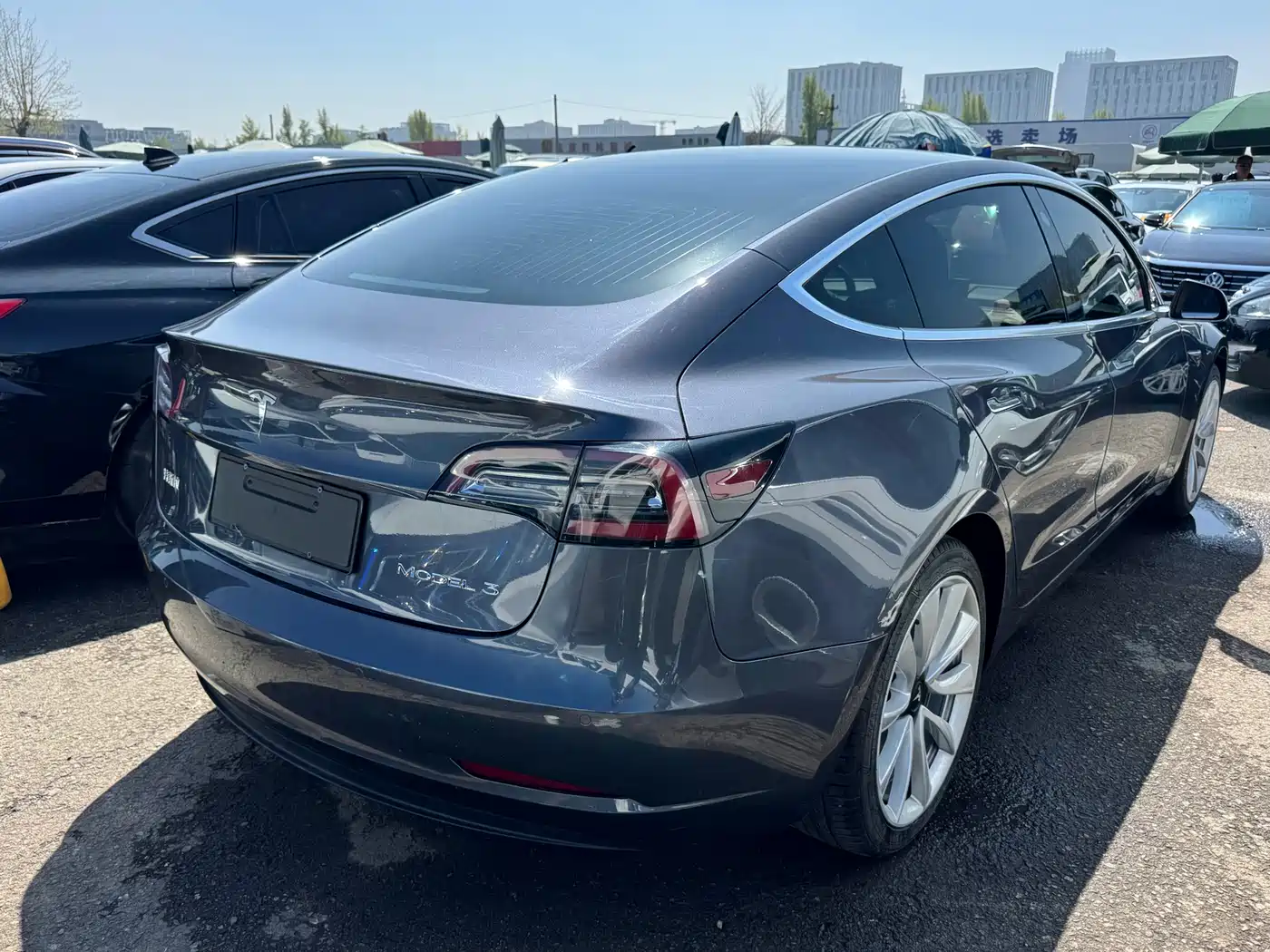 TESLA MODEL 3