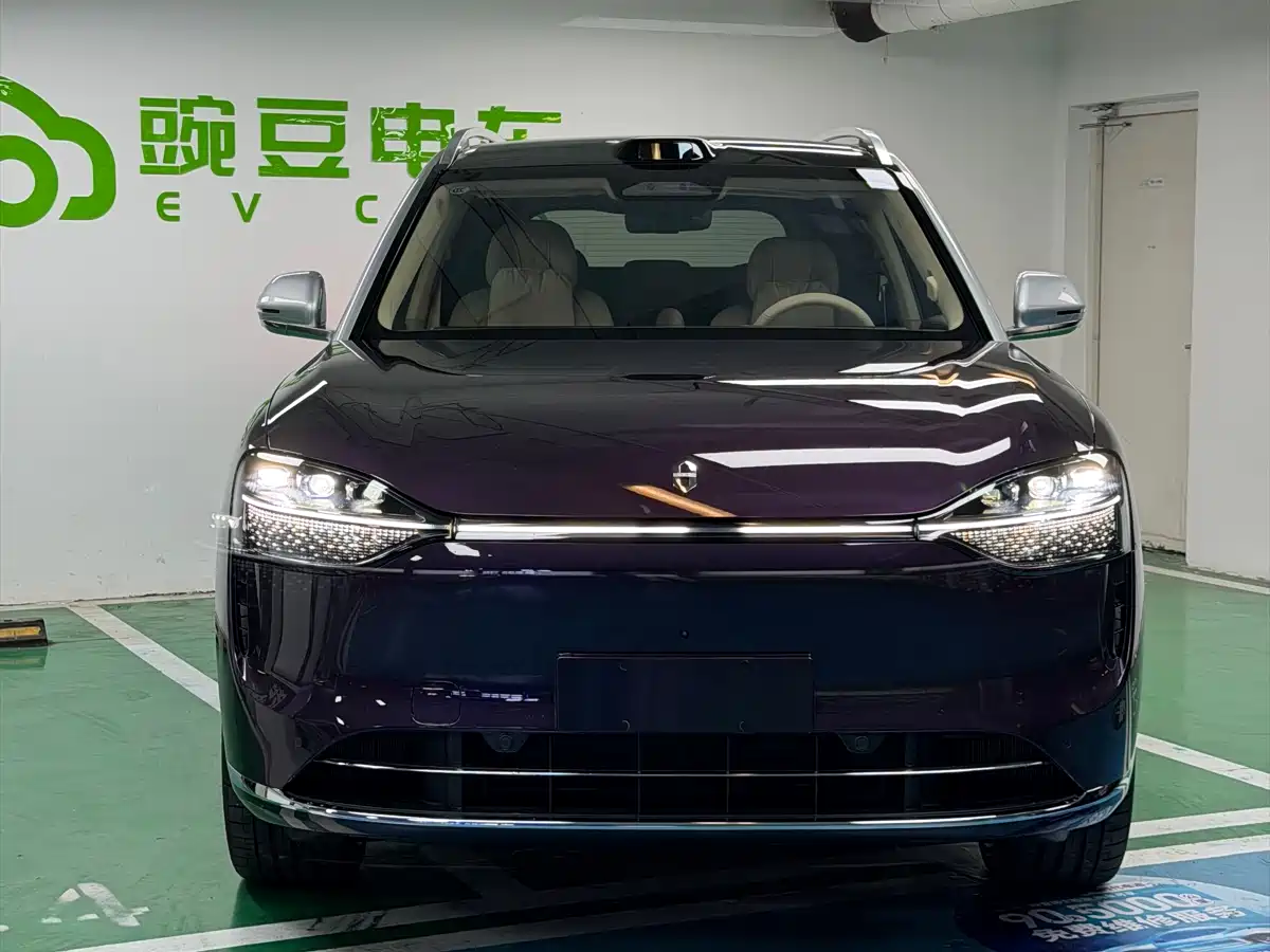 AITO Wenjie AITO M9 2025 Extended Range Ultra 52kWh 5-Seater фото 2