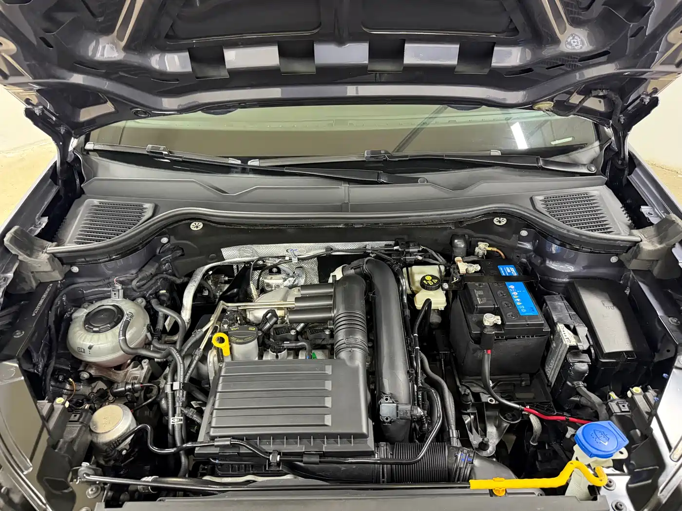 Volkswagen Tharu 2022 280TSI FWD Luxury Edition фото 21