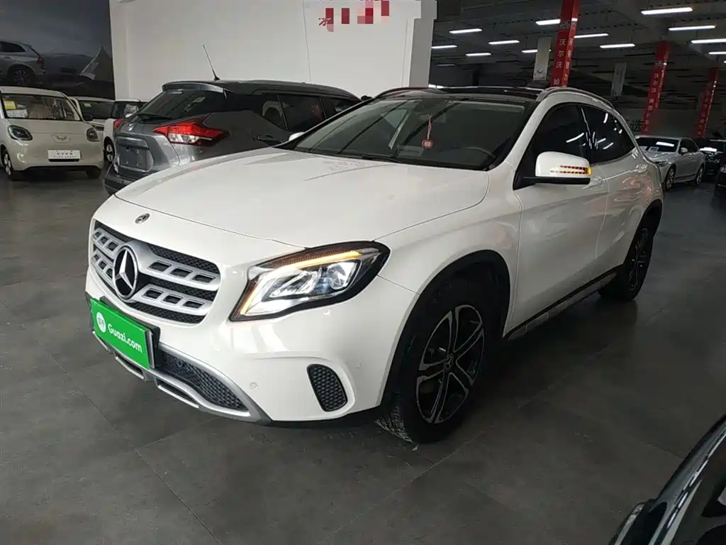 Mercedes-Benz GLA 2018 GLA 200 Fashion