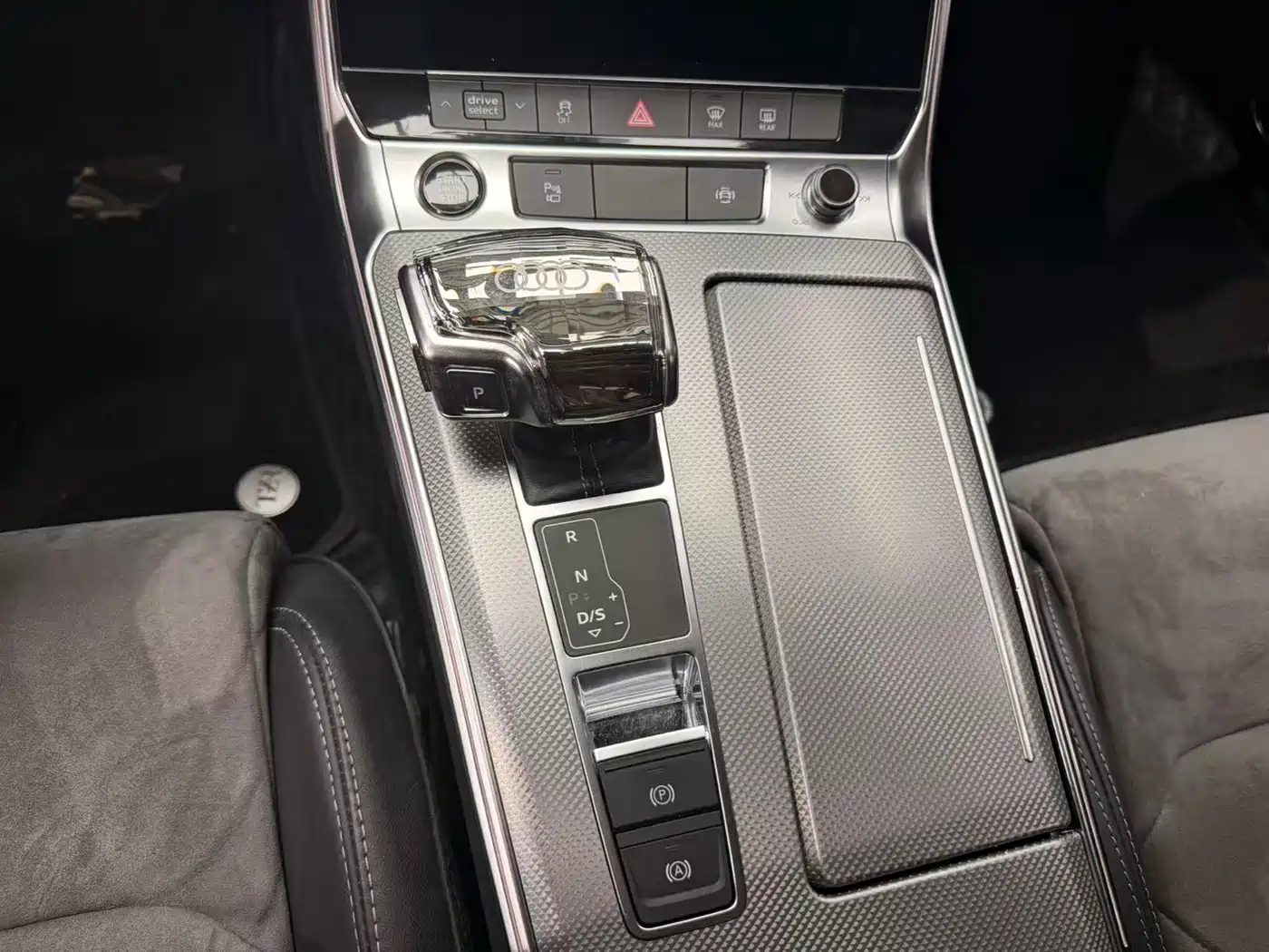 Audi A6L 2021 40 TFSI Luxury Elegance фото 14