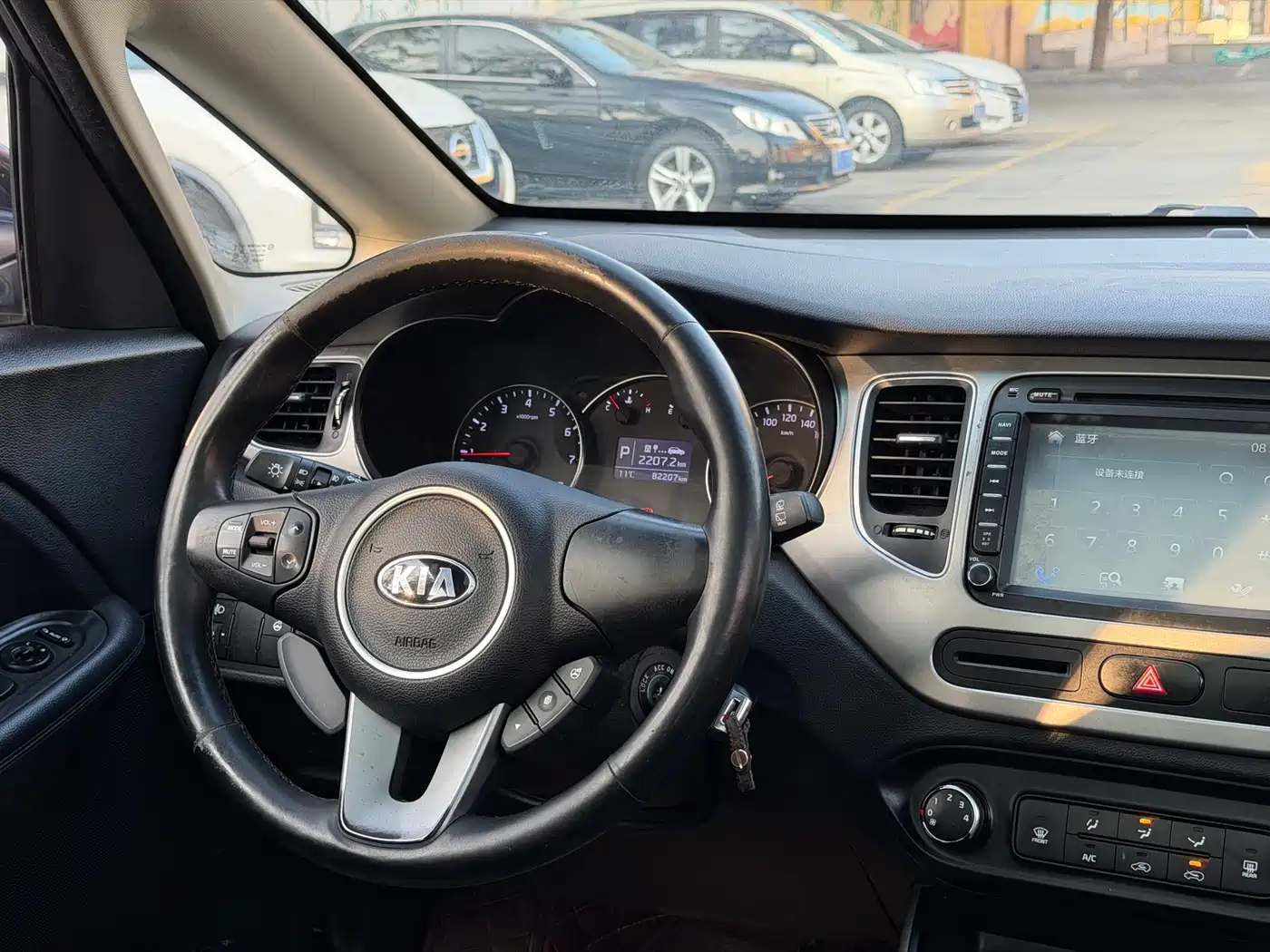 Kia Carens 2013 2.0L 7-Seat Auto Standard China IV фото 9