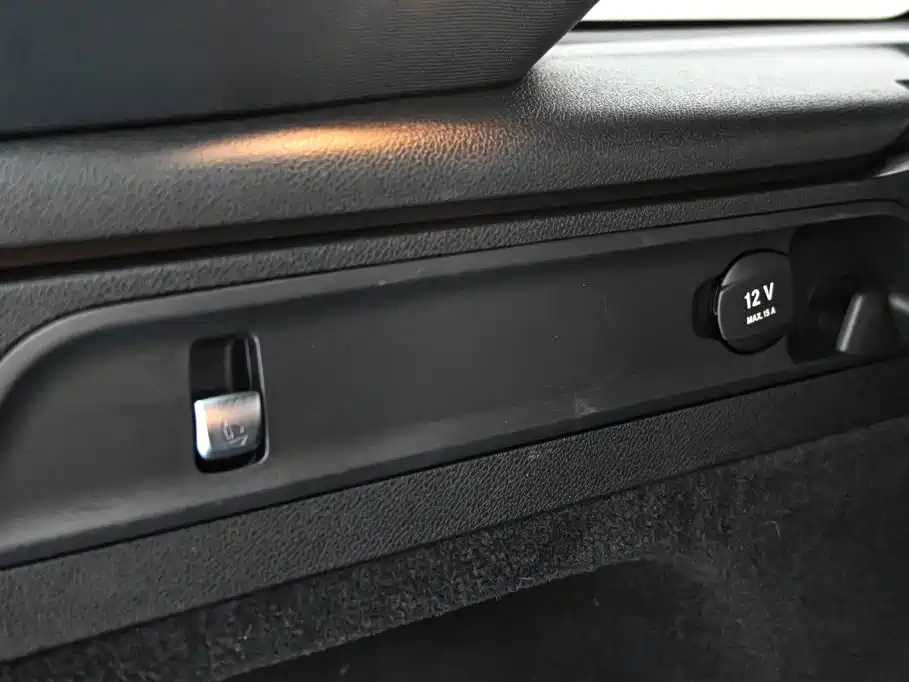 Mercedes-Benz GLC 2019 Facelift GLC 260 L 4MATIC Luxury фото 31
