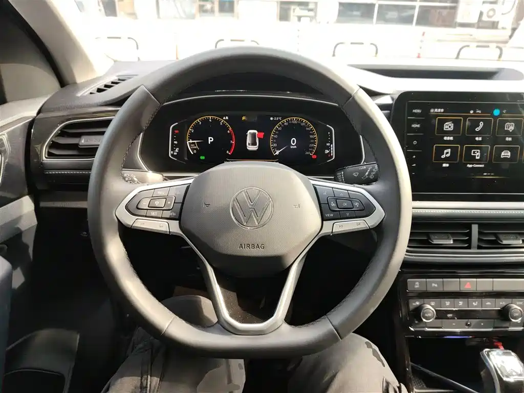 Volkswagen Tharu 2025 New Edge 300TSI Enjoyment Edition фото 11