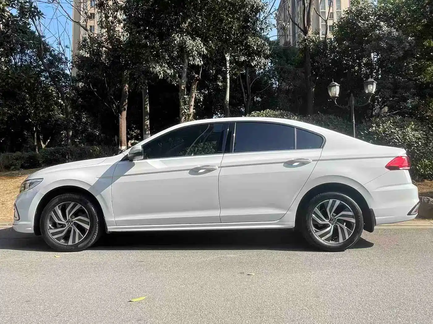 Volkswagen Bora 2023 200TSI DSG Yuexing Edition фото 2