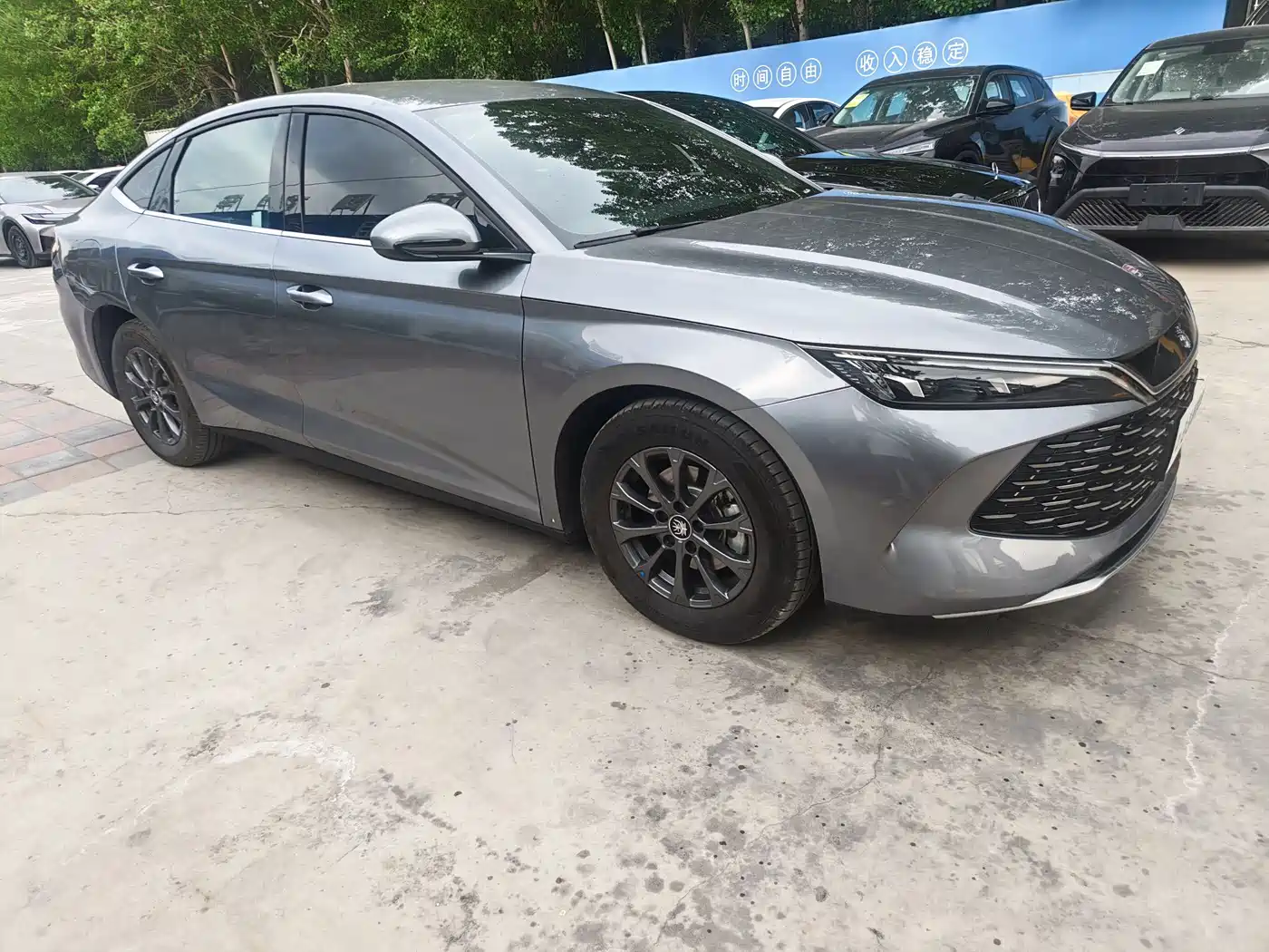BYD Qin L 2024 DM-i 80KM Leading Edition фото 7