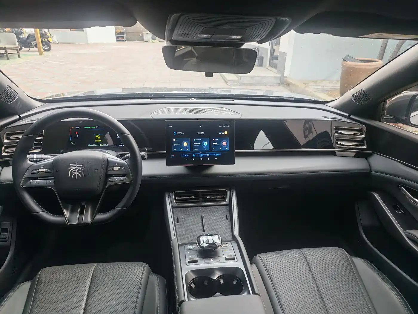 BYD Qin L 2024 DM-i 80KM Leading Edition фото 21
