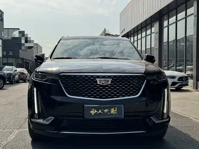 CADILLAC XT6