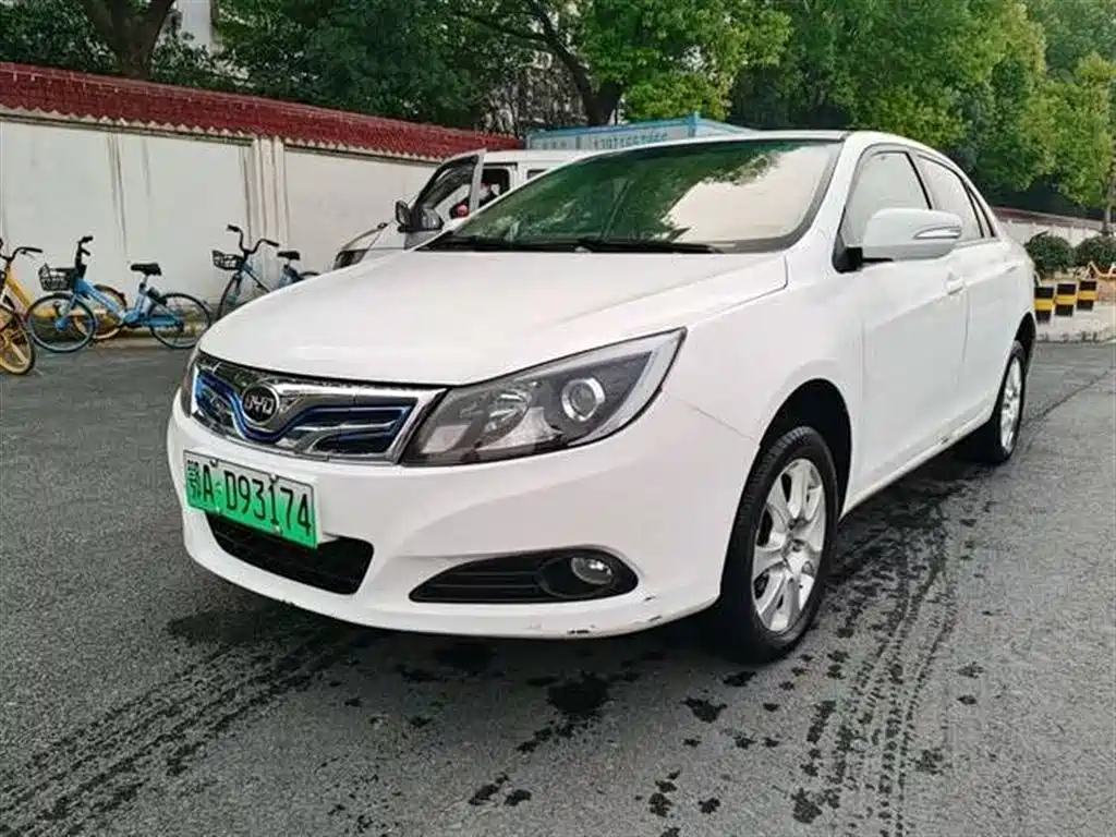 BYD E5