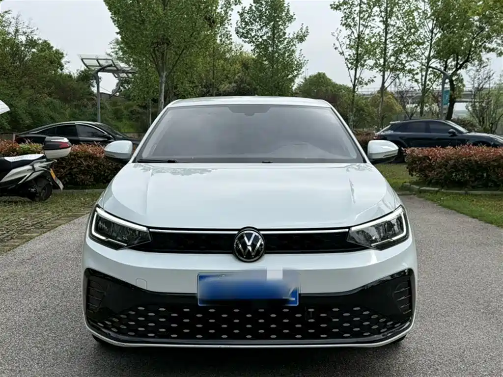 Volkswagen Lavida 2023 New Sharp 1.5L Auto Premium Edition фото 8