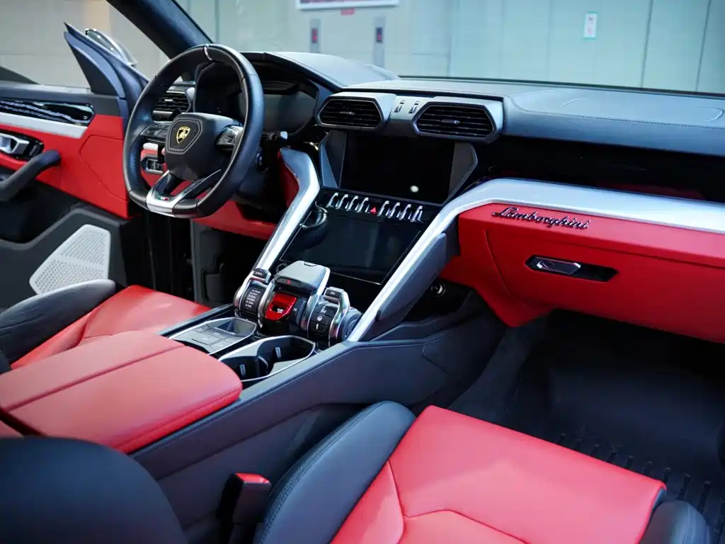 Фото 44 - Lamborghini Urus