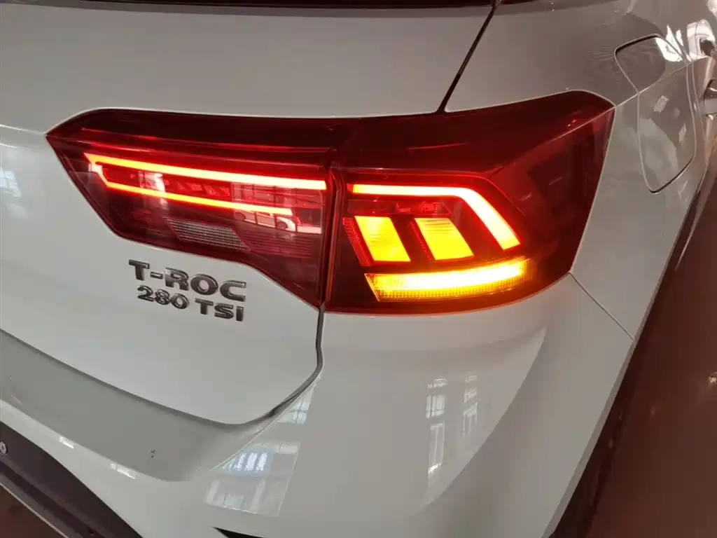 Volkswagen T-ROC 2019 280TSI DSG 2WD Comfort Version China VI фото 8