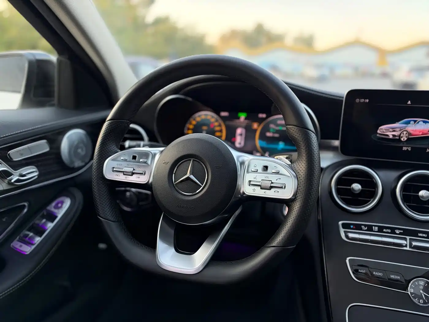 Photo 14 - Mercedes-Benz C-Class