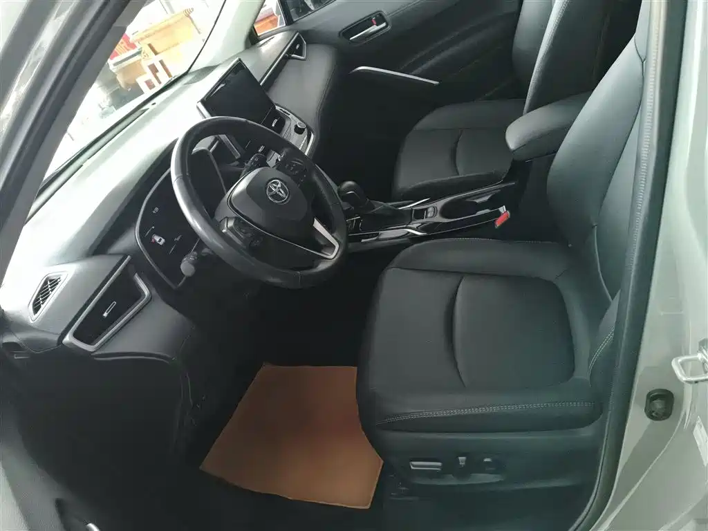 Toyota Corolla Cross 2022 2.0L Flagship Edition фото 7