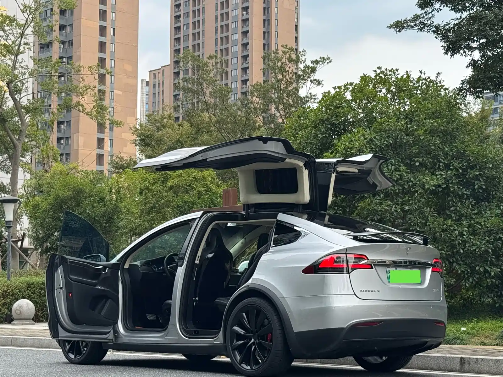 Фото 15 - Tesla Model X