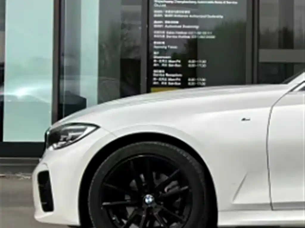 BMW 3 Series 2022 325Li M Sport Package фото 3