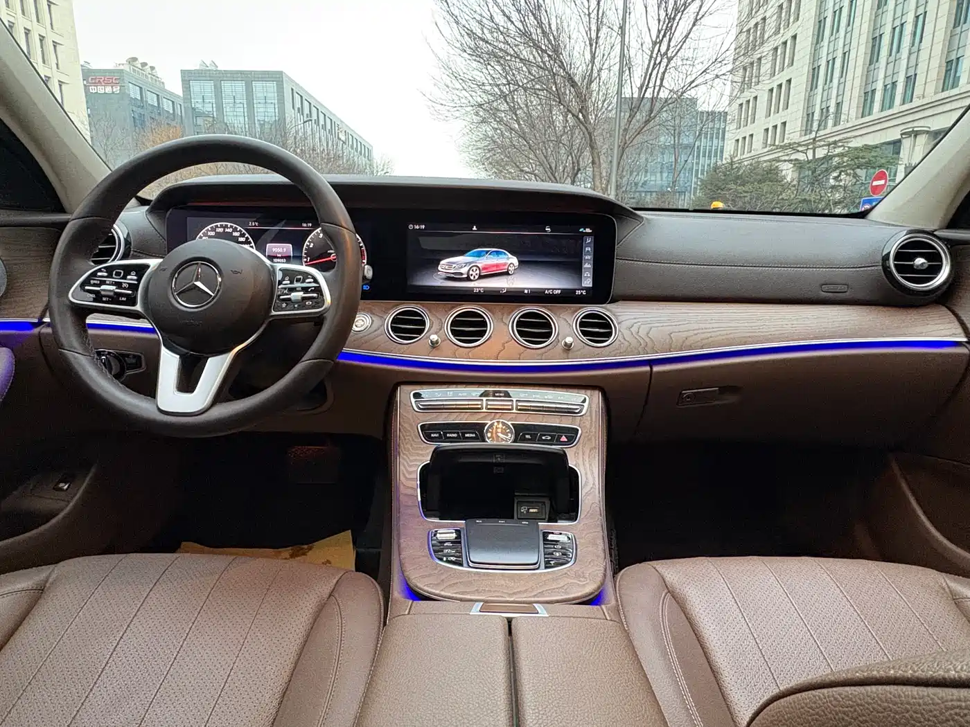 Mercedes-Benz E-Class 2019 E 300 L Luxury фото 8