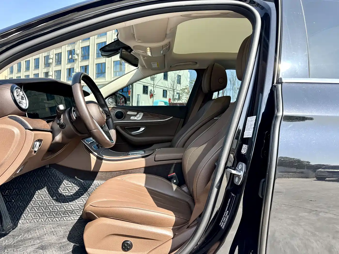 Mercedes-Benz E-Class 2023 E 300 L Fashion фото 4