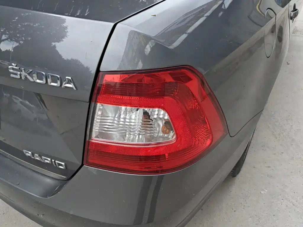 Photo 8 - Škoda Rapid