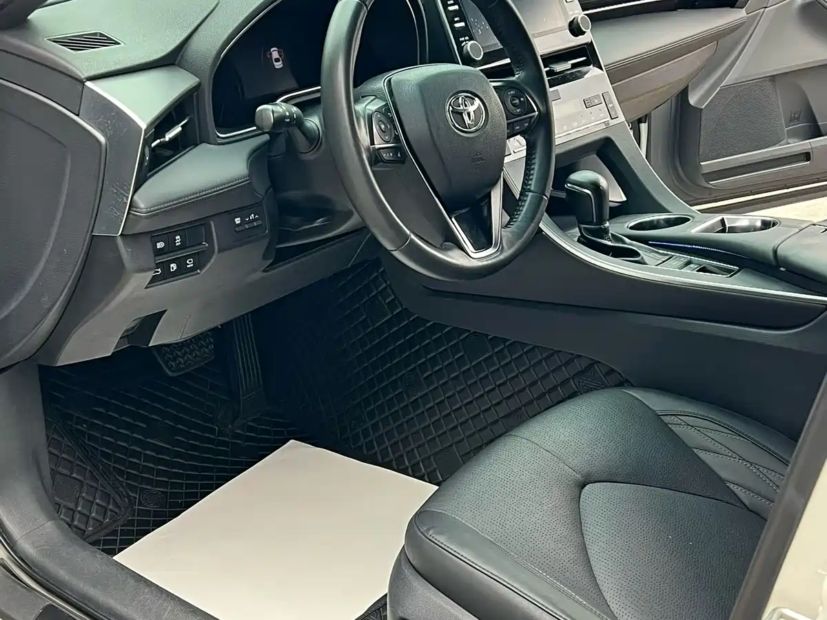 Toyota Avalon 2019 Hybrid 2.5L XLE Premium Edition China V фото 4