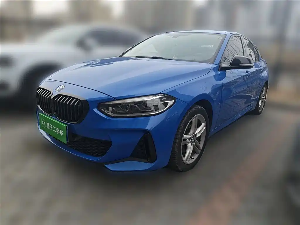BMW 1 Series 2021 120i M Sport Shadow Edition фото 2