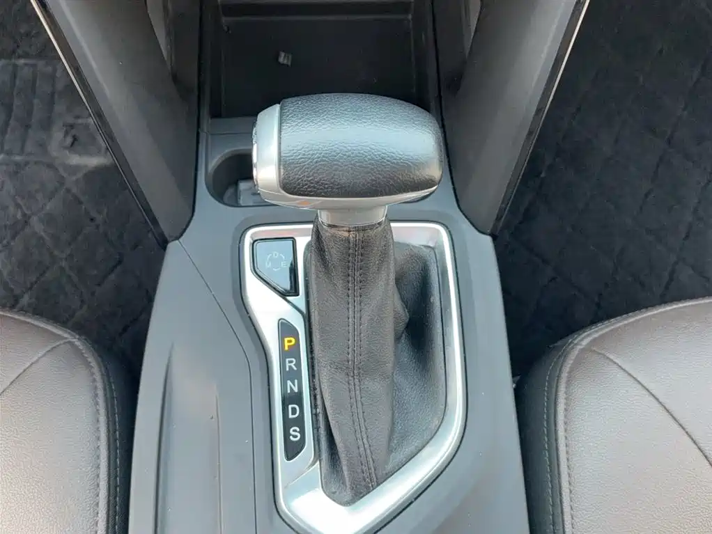 GAC Trumpchi Trumpchi GS4 2015 200T G-DCT Luxury Edition фото 9