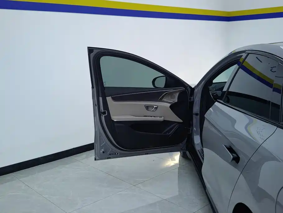 BYD Han 2025 2025 DM-i Smart Driving Edition 125KM LiDAR Flagship