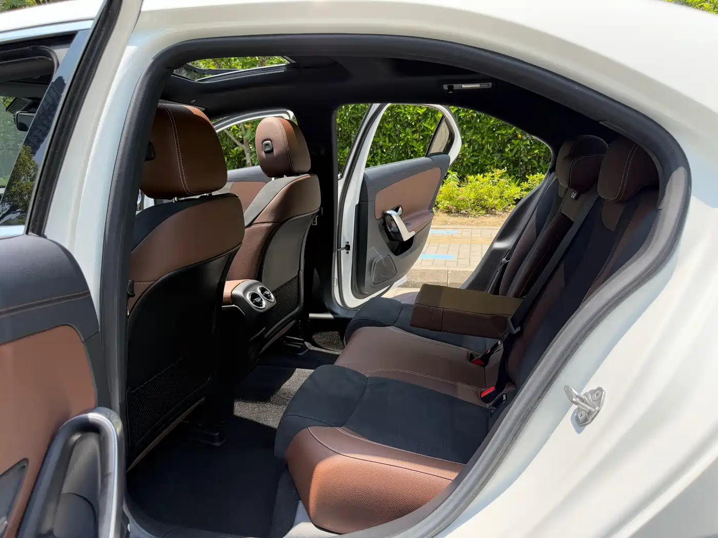 Mercedes-Benz A-Class 2021 A 200 L Sport Sedan Fashion Edition фото 12