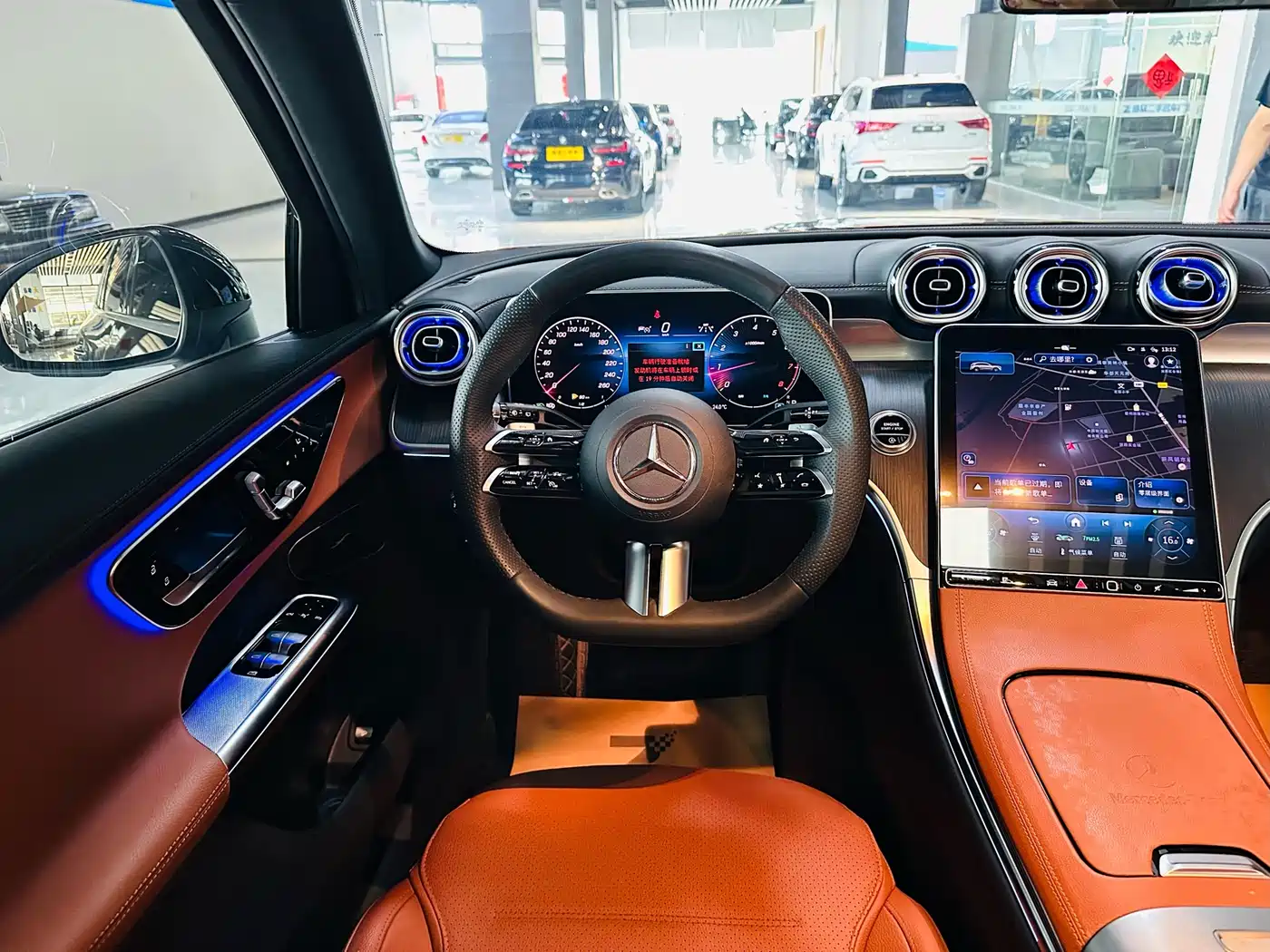 Mercedes-Benz GLC 2024 GLC 260 L 4MATIC Luxury 5-seater фото 6
