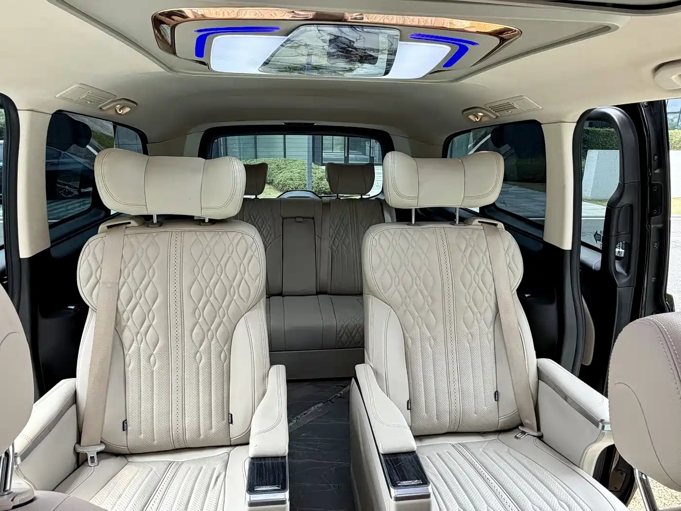 Mercedes-Benz Vito 2021 2.0T Business Edition 7-seater фото 16