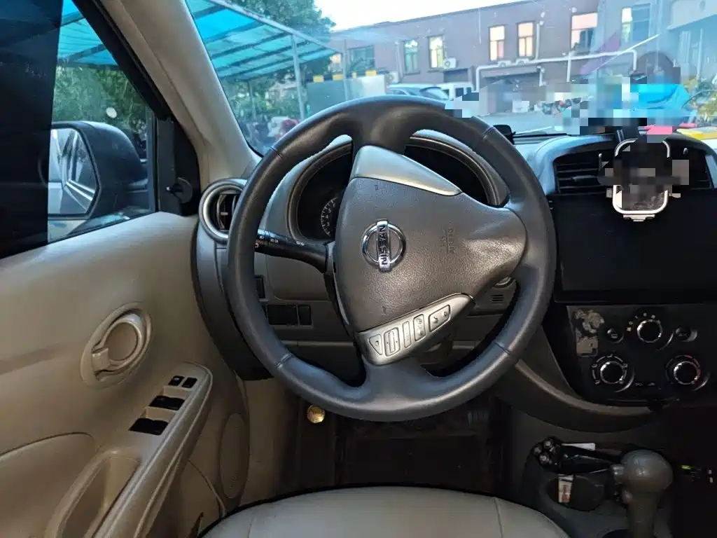 Nissan Sunny 2017 2015 1.5XE CVT Master Edition