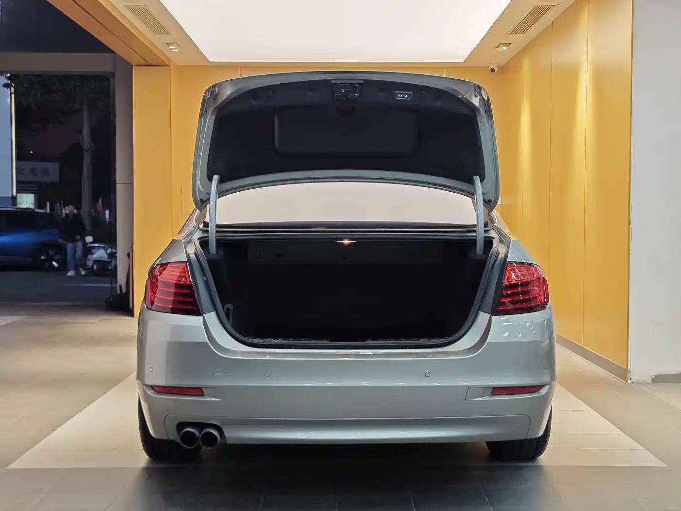 BMW 5 Series 2014 520Li Elegance фото 28