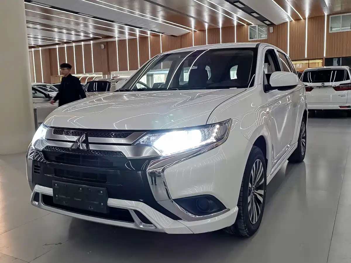 Mitsubishi Outlander 2021 2.0L 2WD Smooth Ride Version 5-Seater