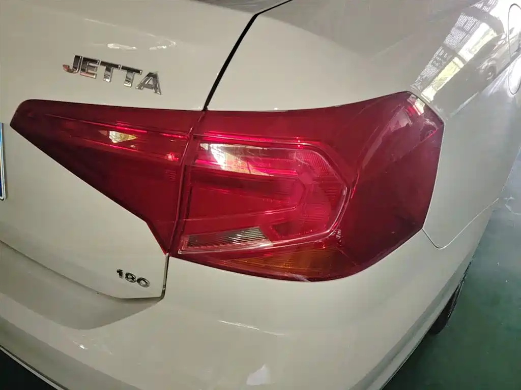 Volkswagen Jetta 2017 1.5L Manual Fashion фото 8