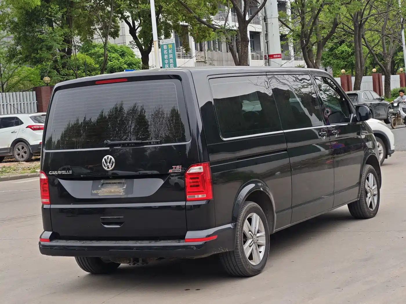 Volkswagen Caravelle 2018 2.0TSI 4WD Luxury Edition 7-Seater фото 3