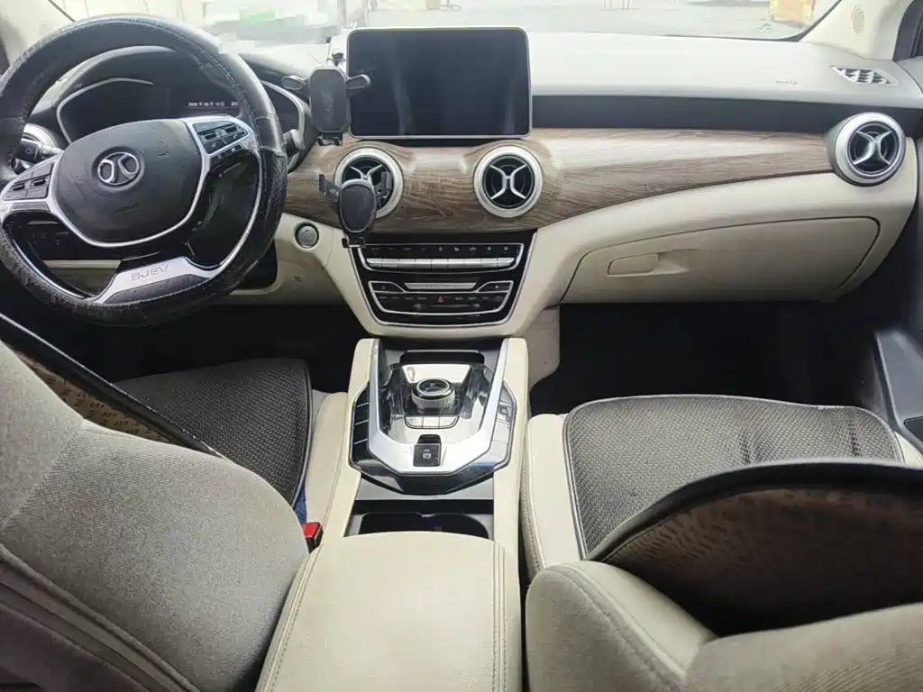 BAIC Beijing EU5 2018 2018 R500 Smart Wind Edition