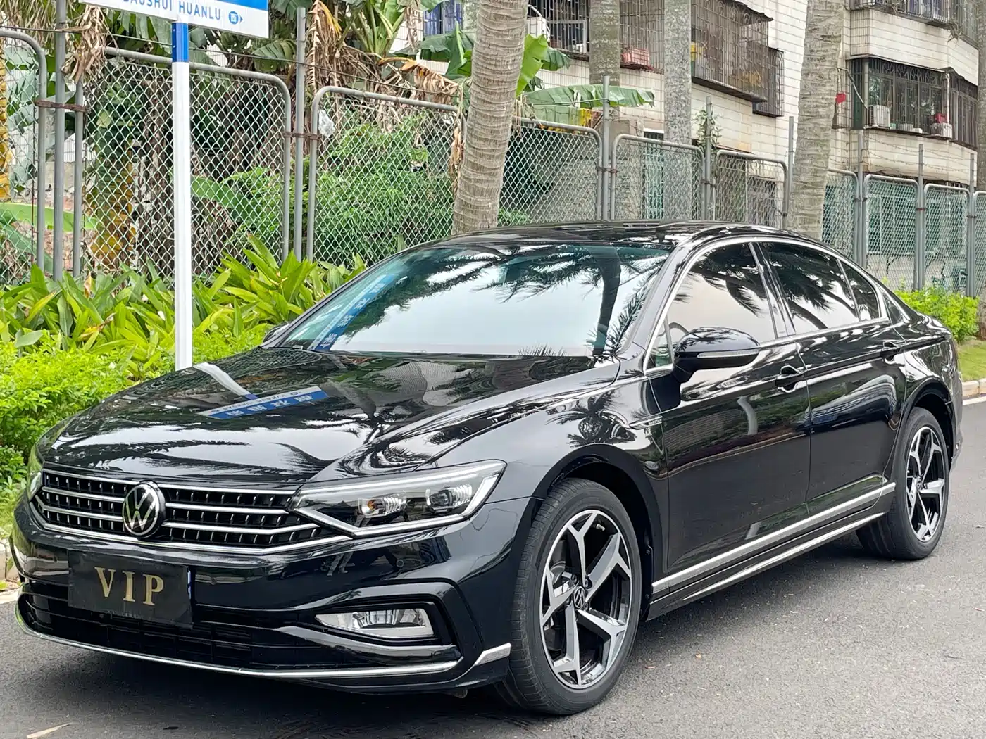 Volkswagen Magotan 2024 2 Million Units Public Sharing Edition 330TSI DSG Luxury фото 2