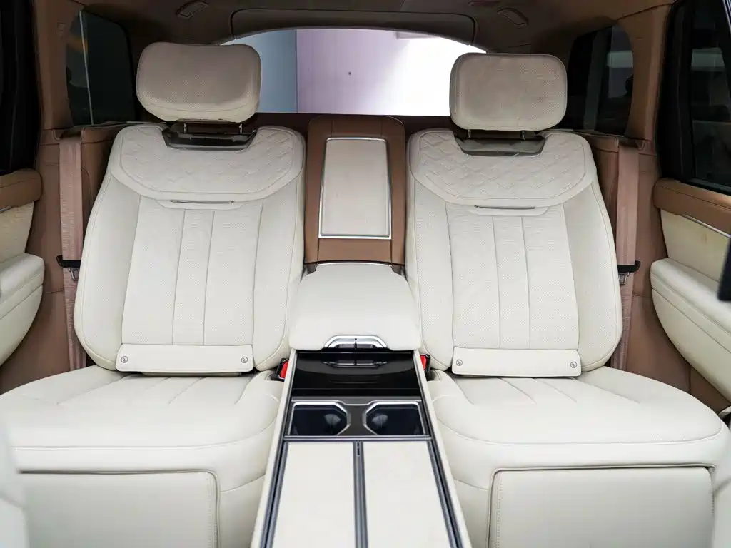 Photo 16 - Land Rover Range Rover
