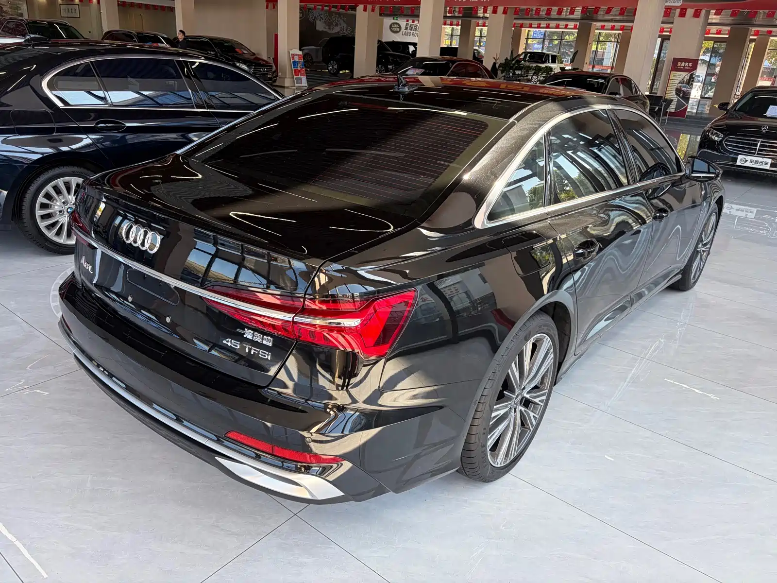 Фото 9 - Audi A6L