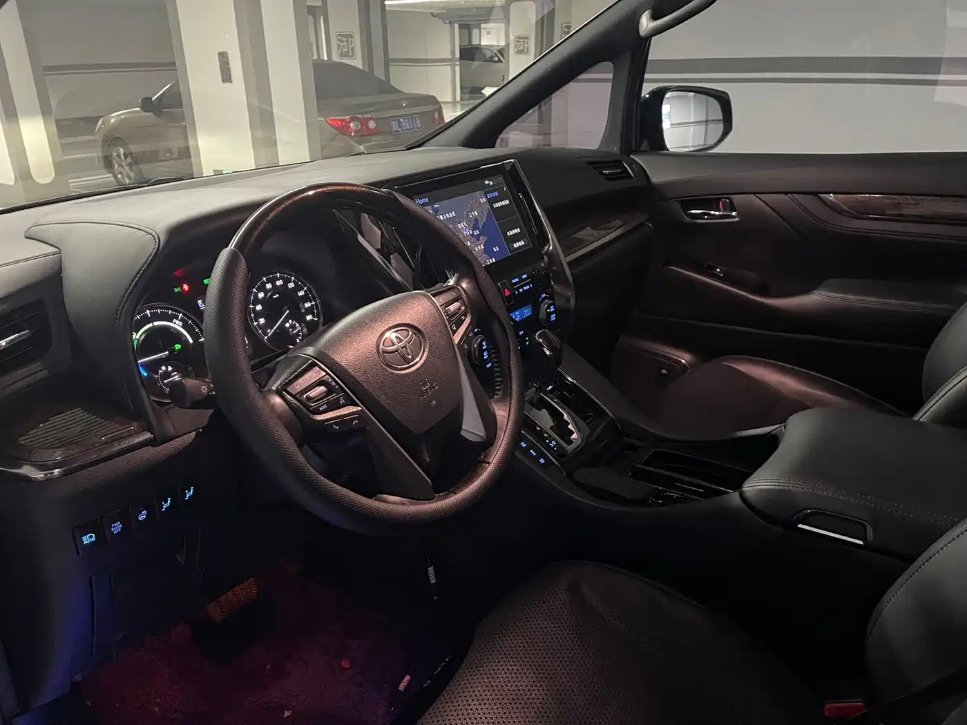 Toyota Alphard 2020 Hybrid 2.5L Premium Edition фото 10