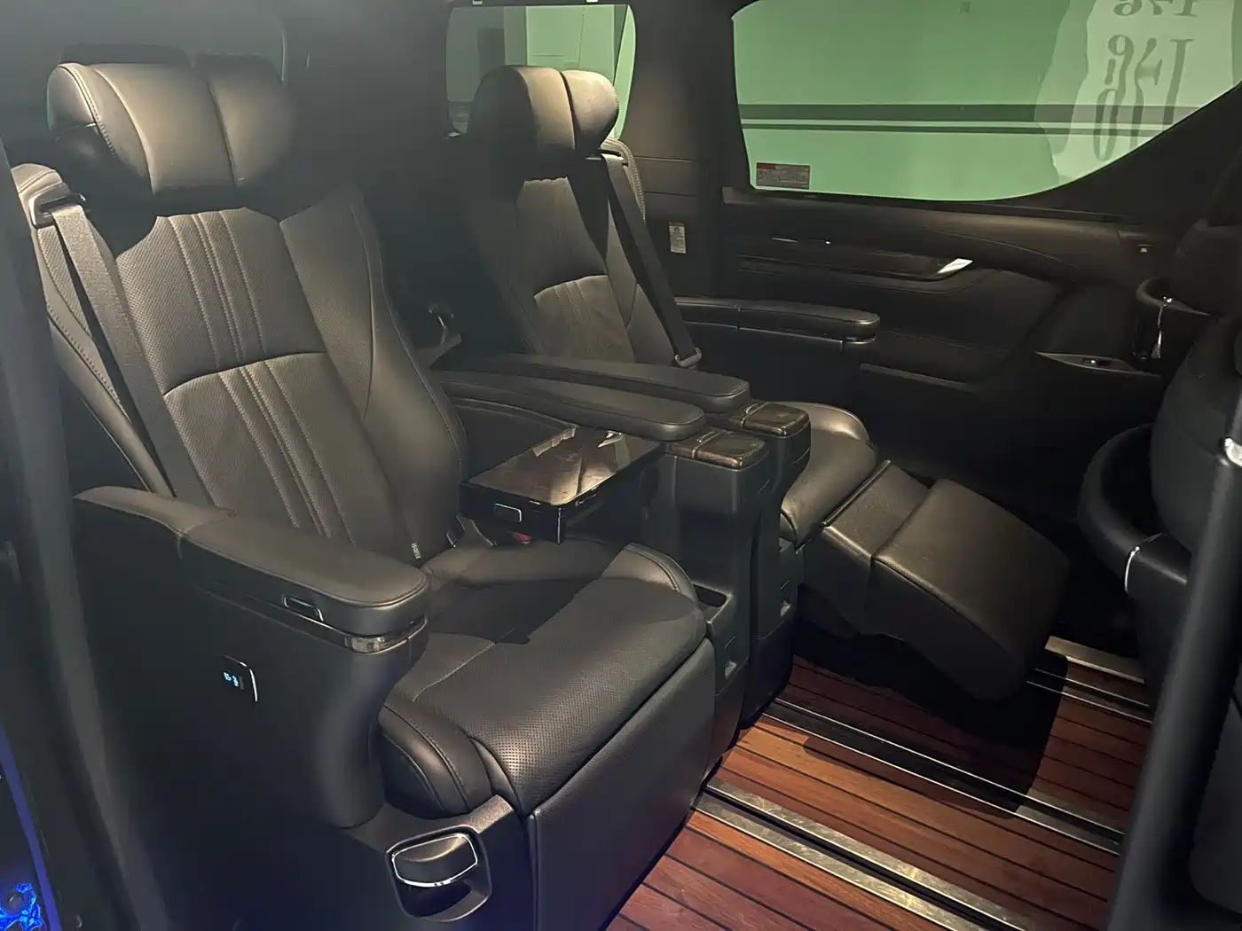 Toyota Alphard 2020 Hybrid 2.5L Premium Edition фото 23