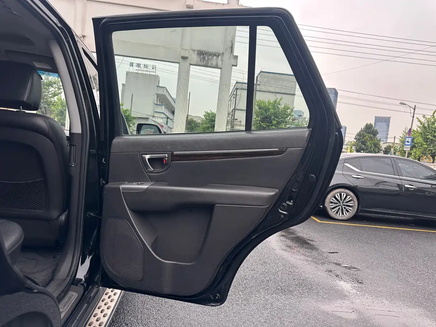 Hyundai Santa Fe Classic 2011 2.4 Premium 7-seat 2WD фото 15