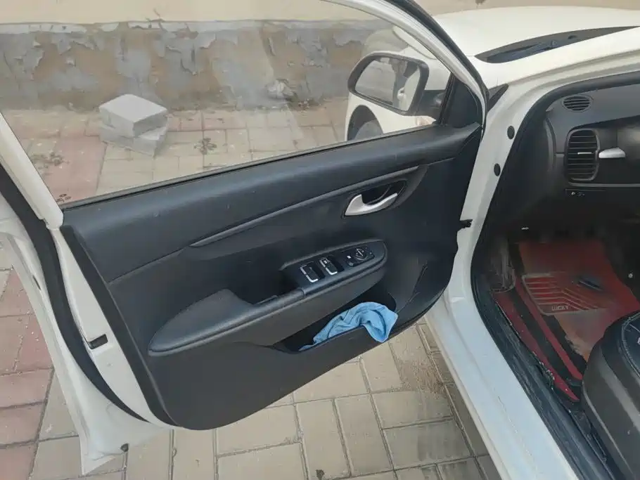 Kia K2 2018 2017 Sedan 1.4L MT GLS