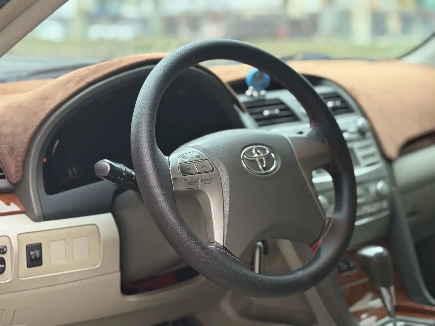 Toyota Camry 2013 200G Classic Luxury Edition фото 18