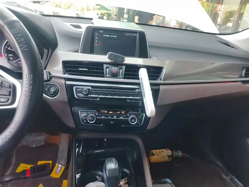BMW X1 2019 sDrive18Li Premium Model фото 13