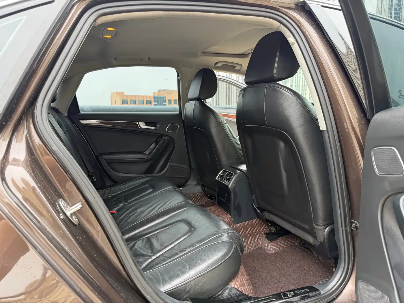 Photo 10 - Audi A4L