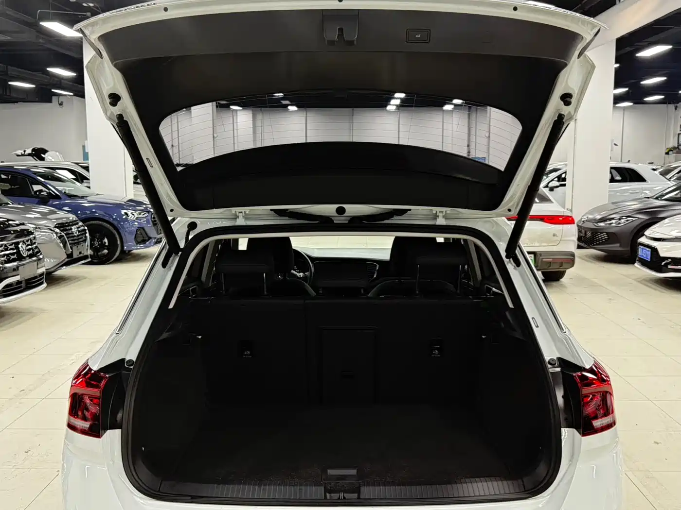 Volkswagen T-ROC 2022 280TSI DSG 2WD Comfort PLUS фото 21
