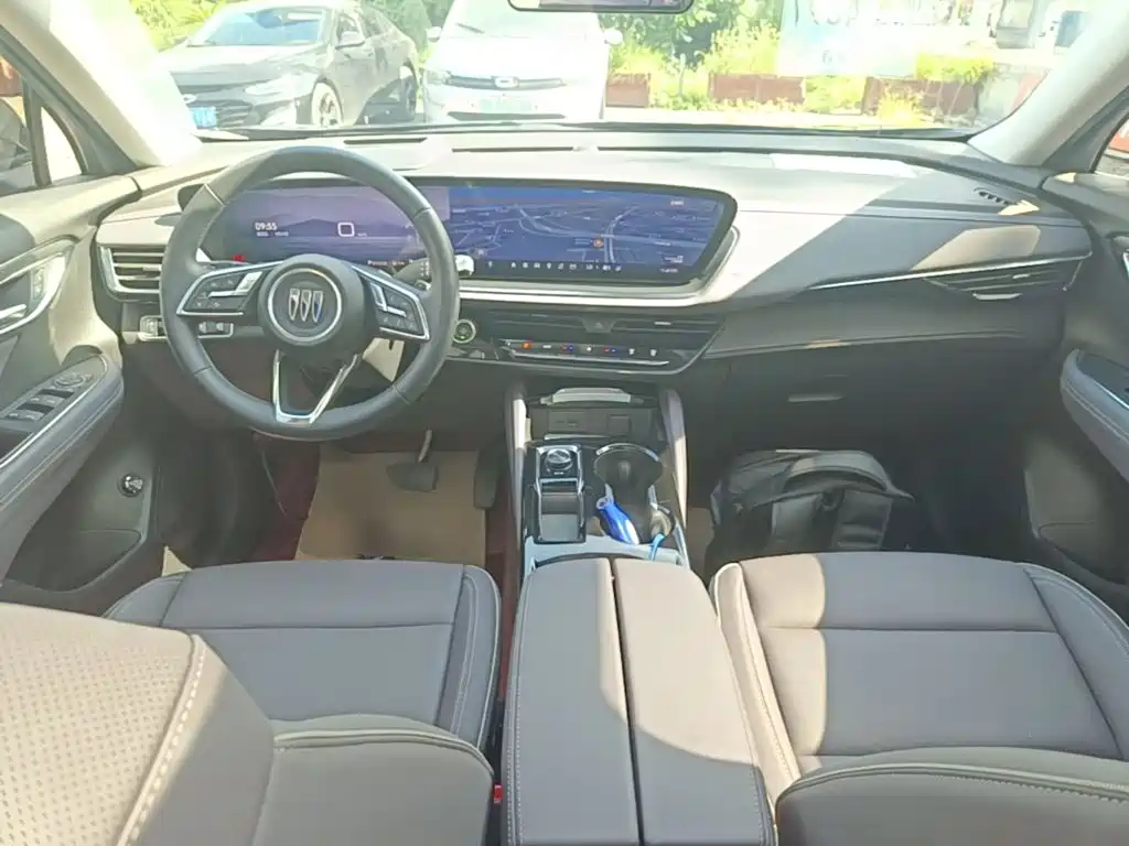 Buick Envision Plus 2026 2026 Envision Plus 28T FWD Base