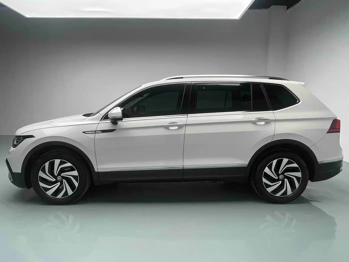 Volkswagen Tiguan L 2022 330TSI Automatic 2WD Smart Edition фото 22