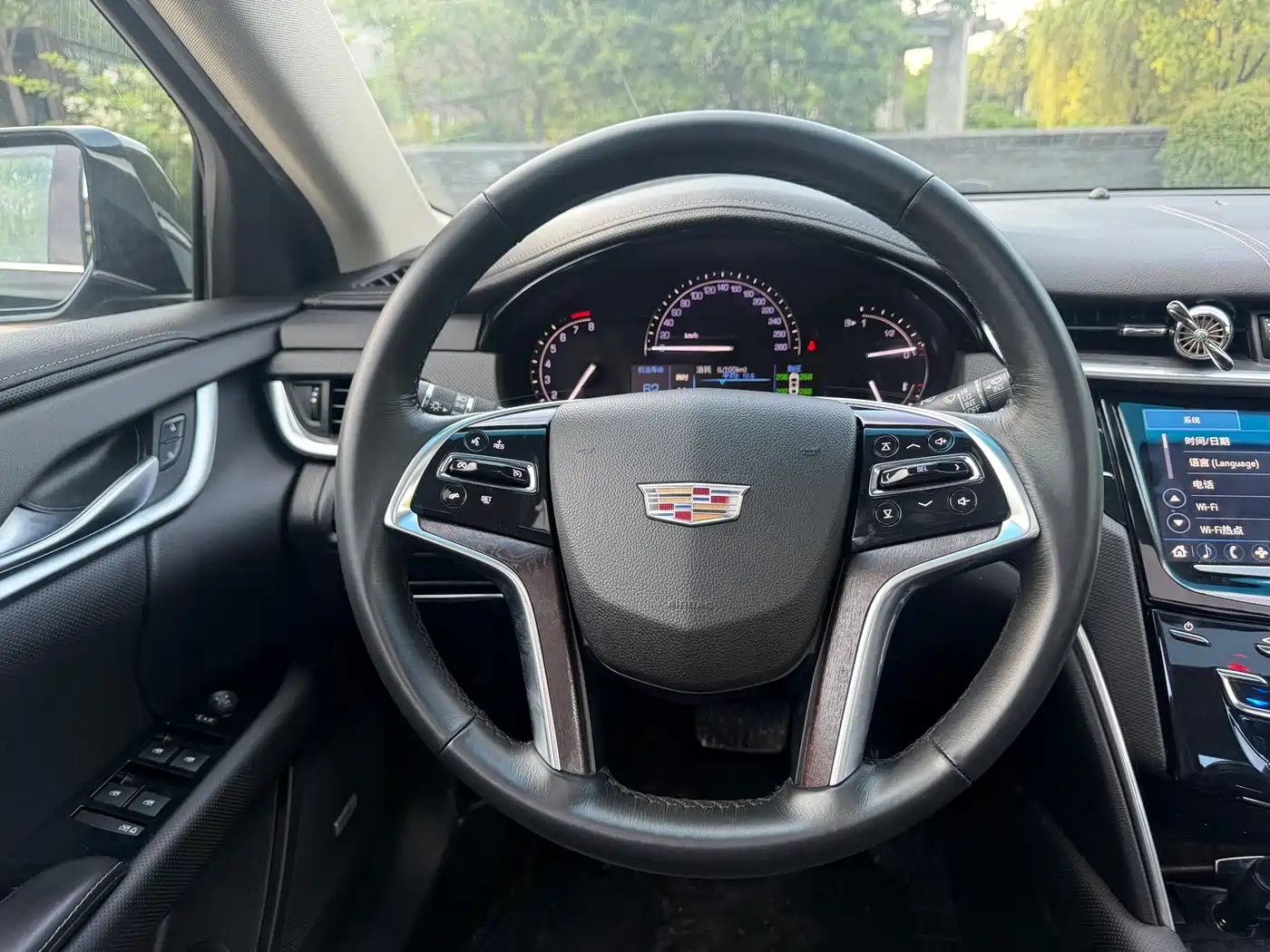 Cadillac XTS 2018 28T Technology фото 10